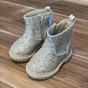 Cat & Jack Gold Glittery Silver Kids Boots